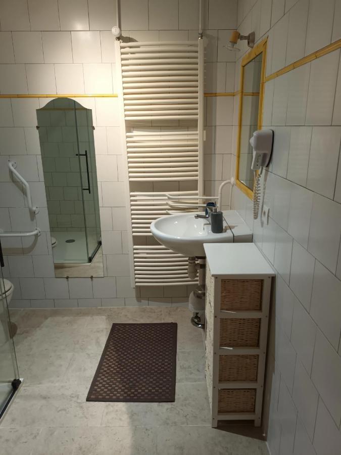 Au Bonheur Du Cedre Hotel Saint-Lattier Ngoại thất bức ảnh