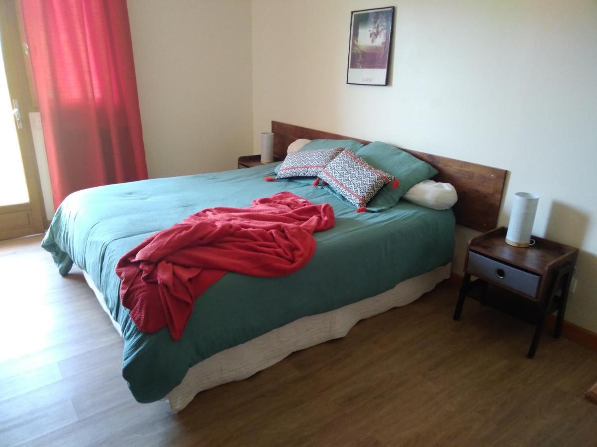Au Bonheur Du Cedre Hotel Saint-Lattier Ngoại thất bức ảnh